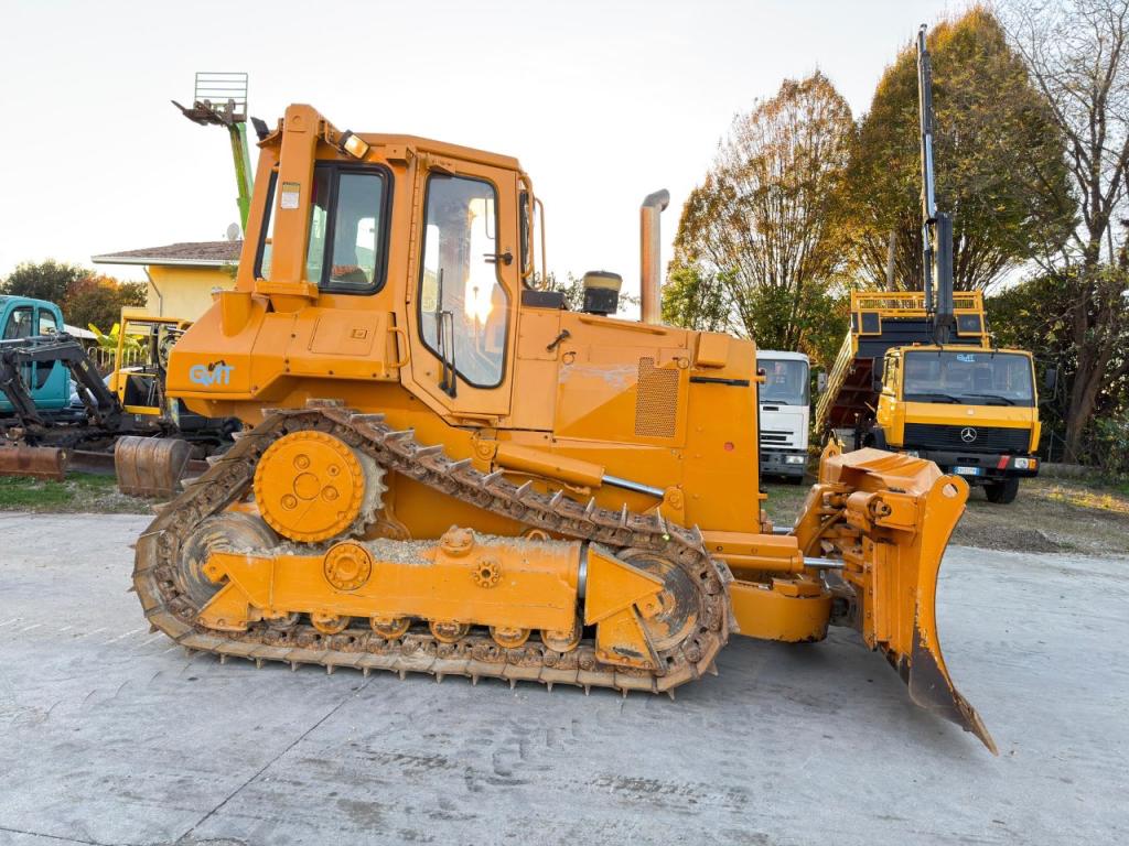 Caterpillar D5H Photo 4