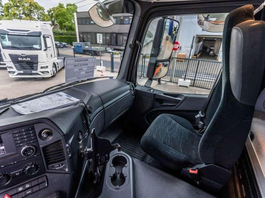Mercedes-Benz AROCS 2145 - 4X4 Photo 14