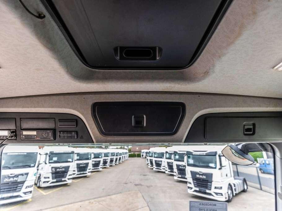 Mercedes-Benz AROCS 2145 - 4X4 Photo 16