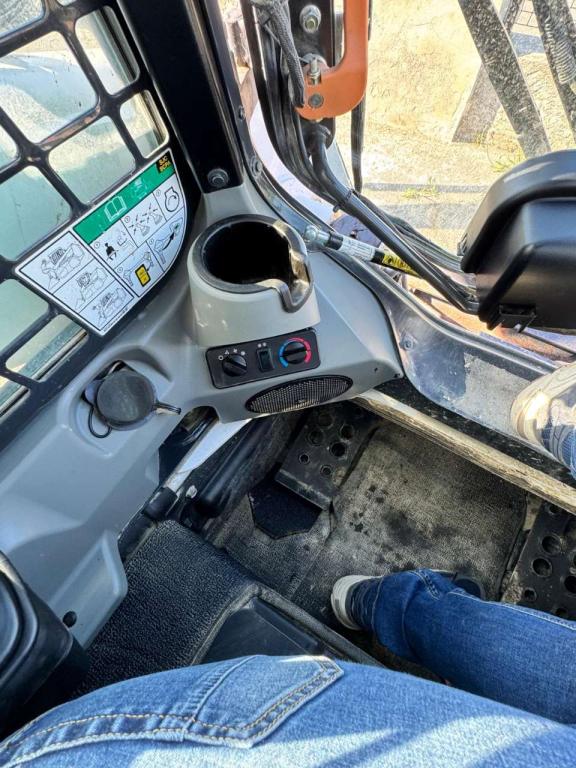 Bobcat T 870 Photo 6