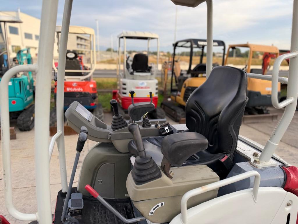 Takeuchi TB216 Photo 6