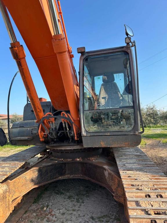 Hitachi ZX350LCN Photo 12