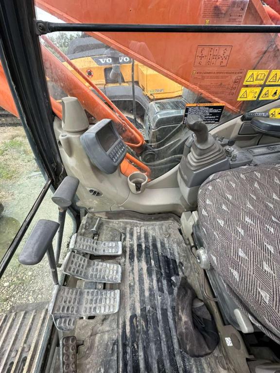Hitachi ZX350LCN Photo 22