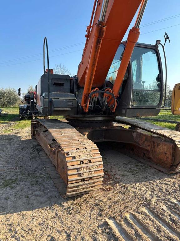 Hitachi ZX350LCN Photo 5