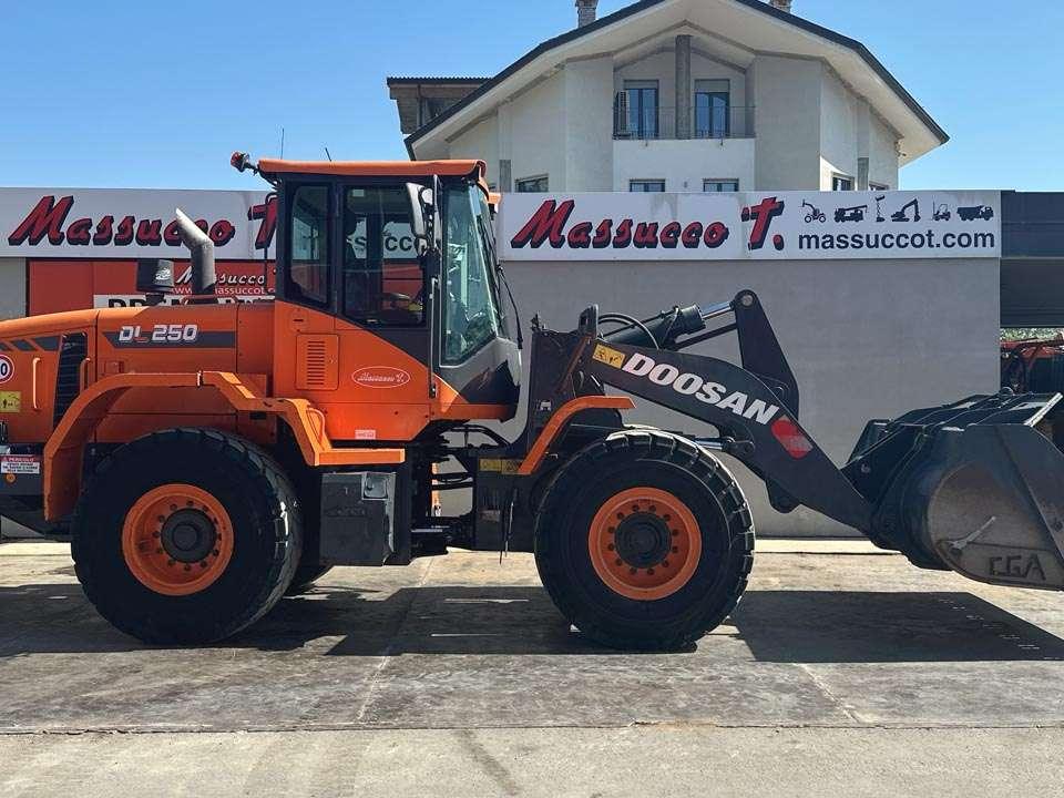 Doosan DL250-5 Photo 21