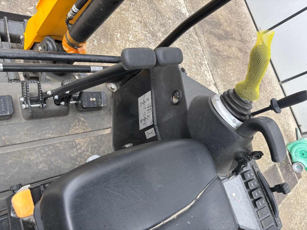 JCB 18Z-1 Photo 12