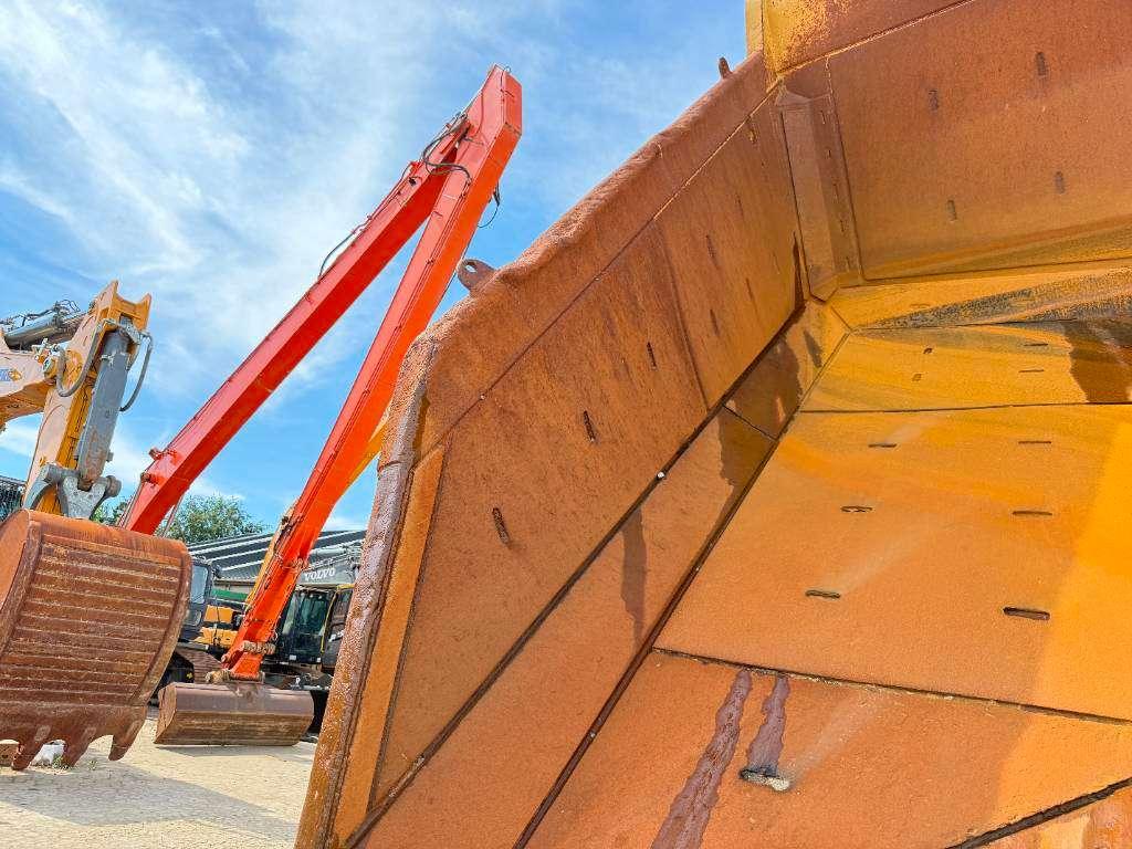 Caterpillar 772G - Automatic Greasing / Body Heating Photo 20