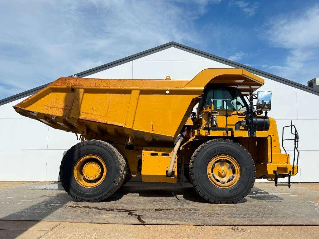 Caterpillar 772G - Automatic Greasing / Body Heating Photo 6