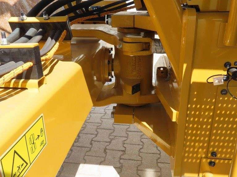 CAT CS13 Photo 17