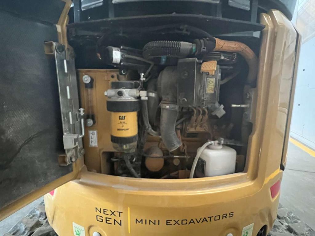 Caterpillar 302 CR Photo 10