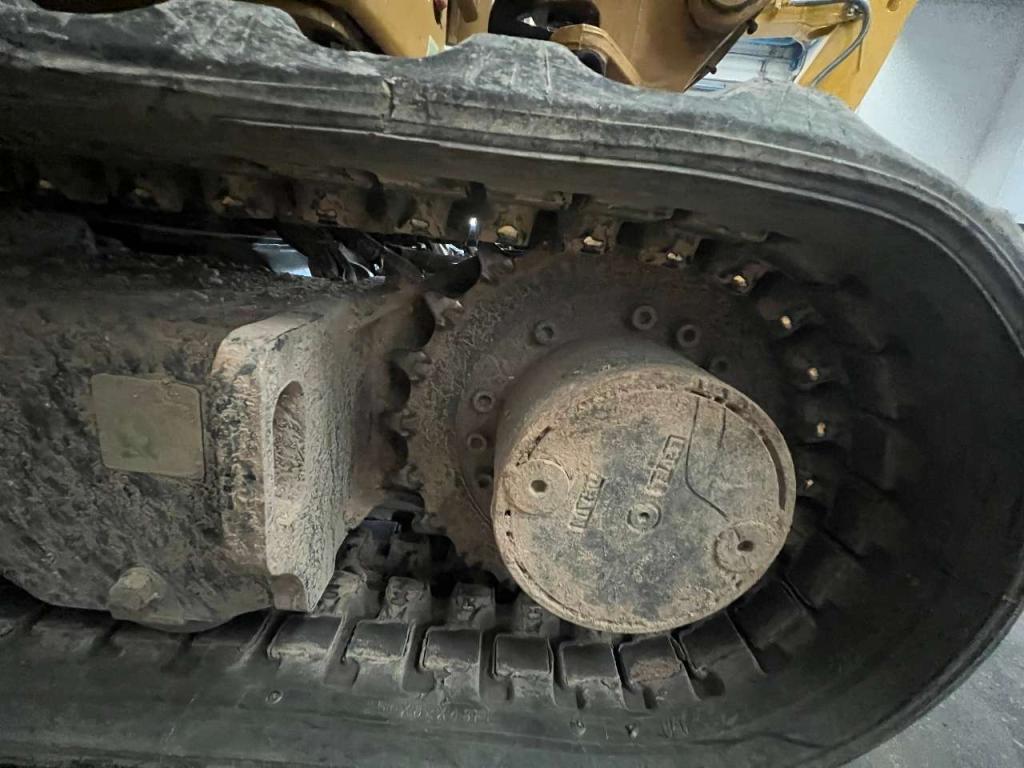 Caterpillar 302 CR Photo 16