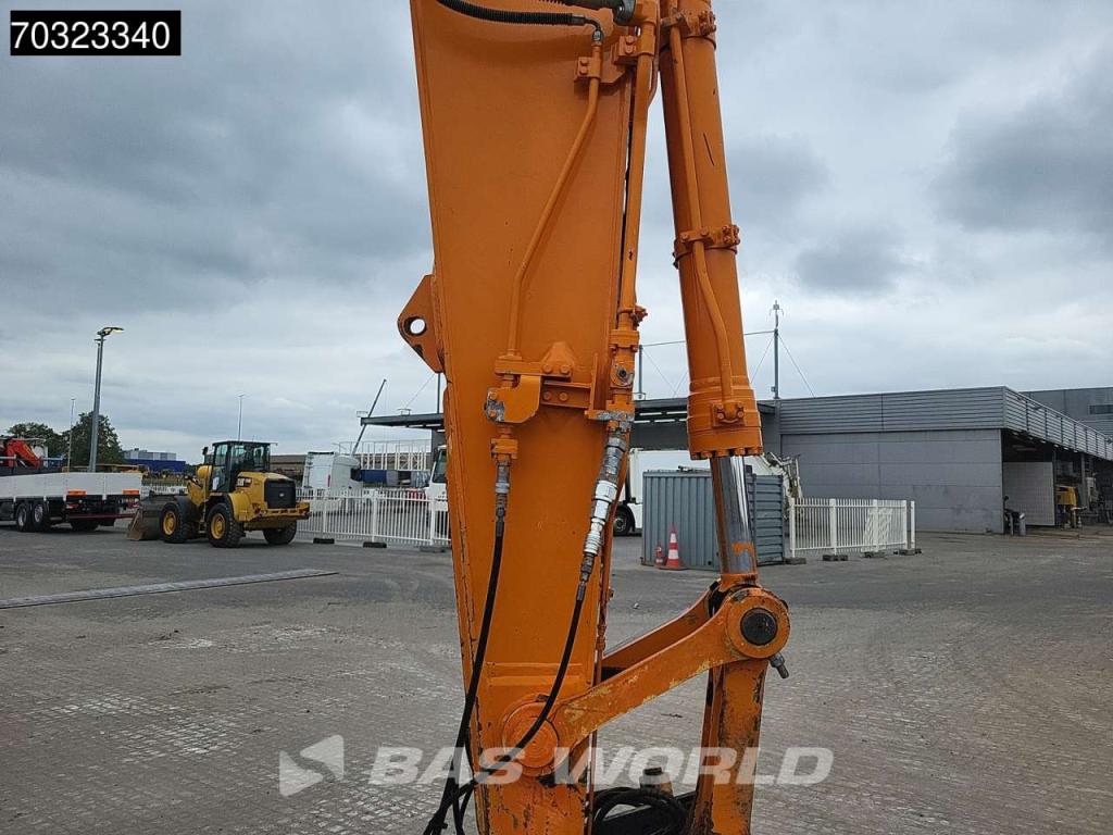 Komatsu PC240 LC-10 Photo 11