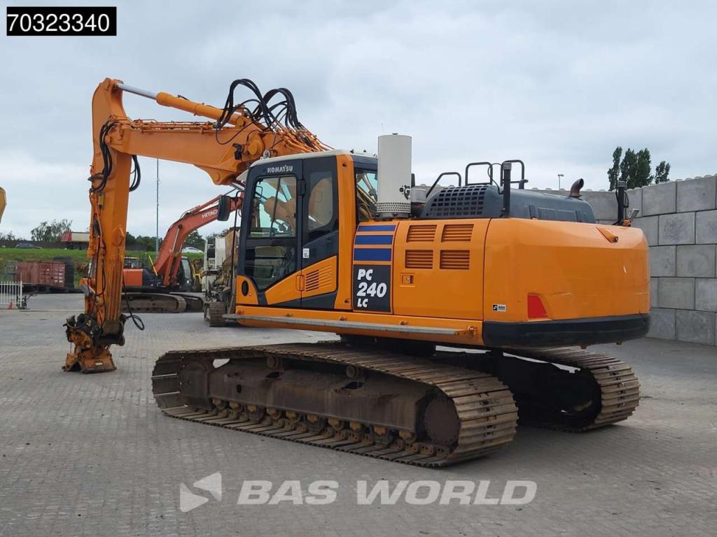 Komatsu PC240 LC-10 Photo 2