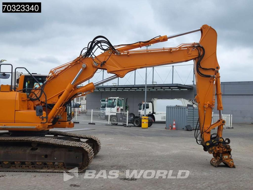 Komatsu PC240 LC-10 Photo 7