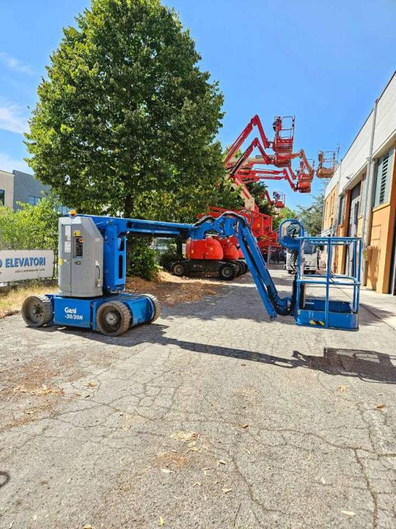 Genie Z30/20N RJ Photo 1