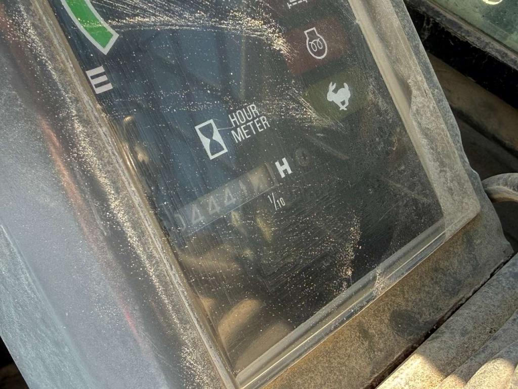 Takeuchi TL140 Photo 5