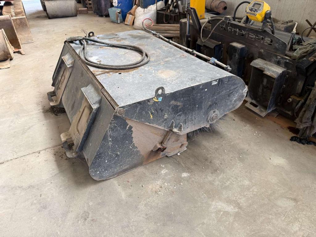 Takeuchi TL140 Photo 7