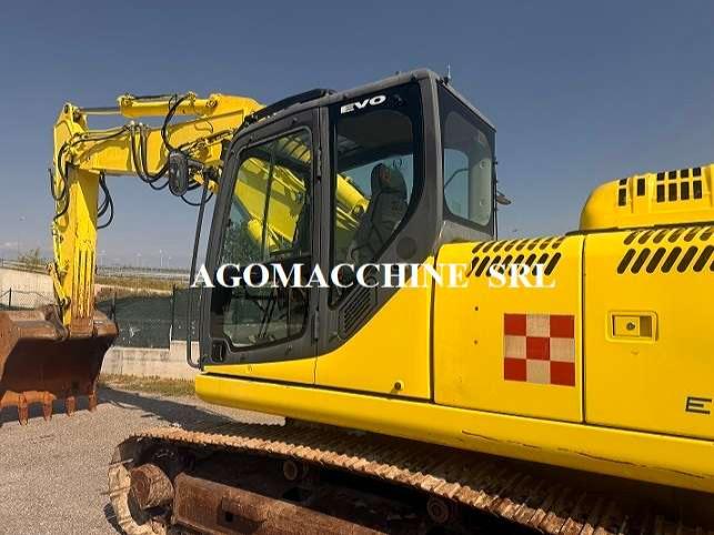 New Holland E215C Photo 10