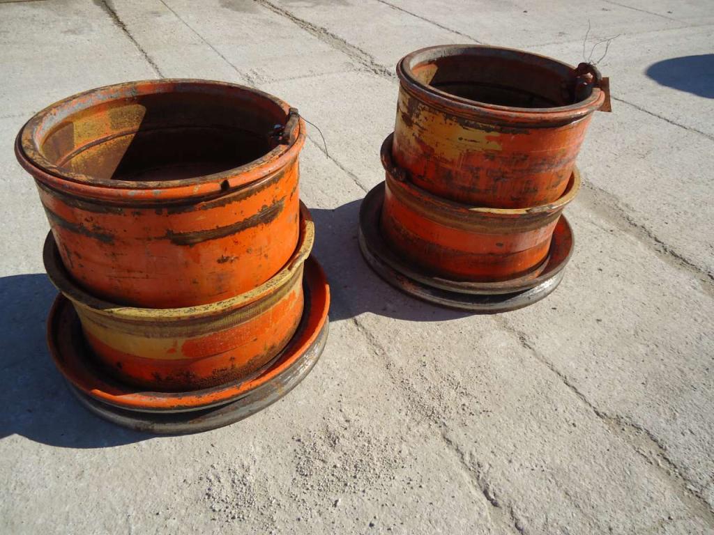 Rim for Fiat Kobelco W270 Photo 4