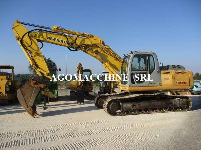 New Holland E245B Photo 2