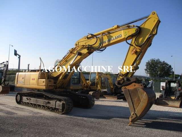 New Holland E245B Photo 5