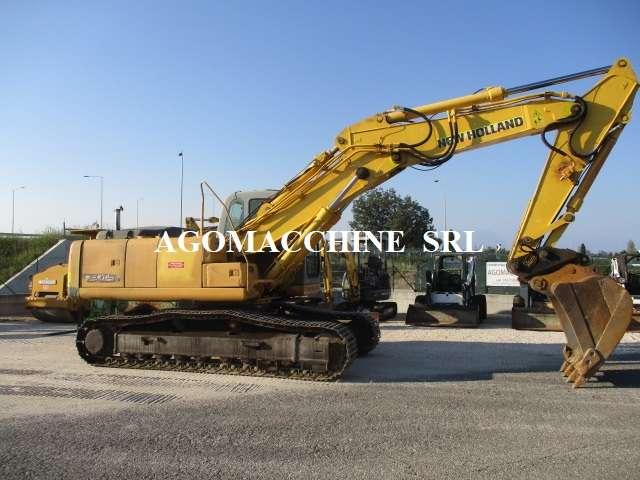 New Holland E245B Photo 6