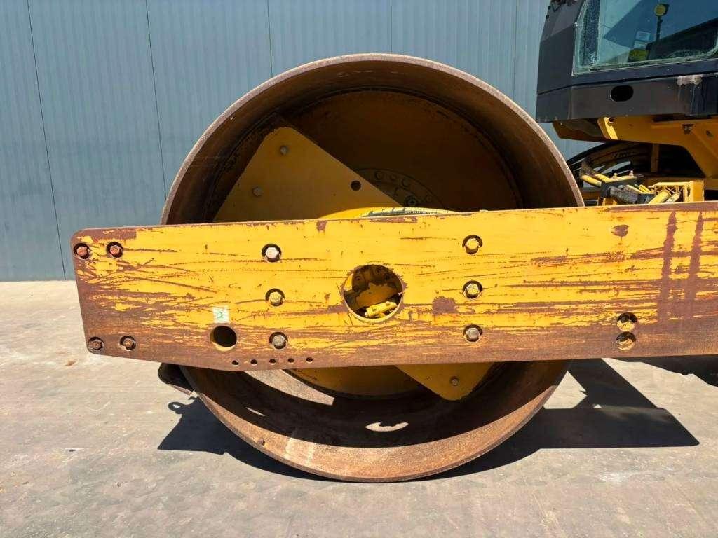 Caterpillar CS563D Photo 13