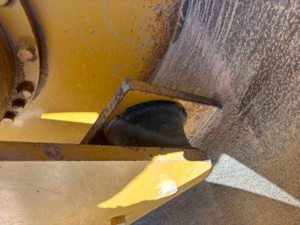 Caterpillar CS563D Photo 15