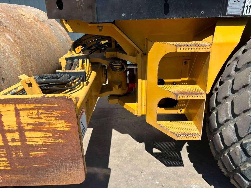 Caterpillar CS563D Photo 21