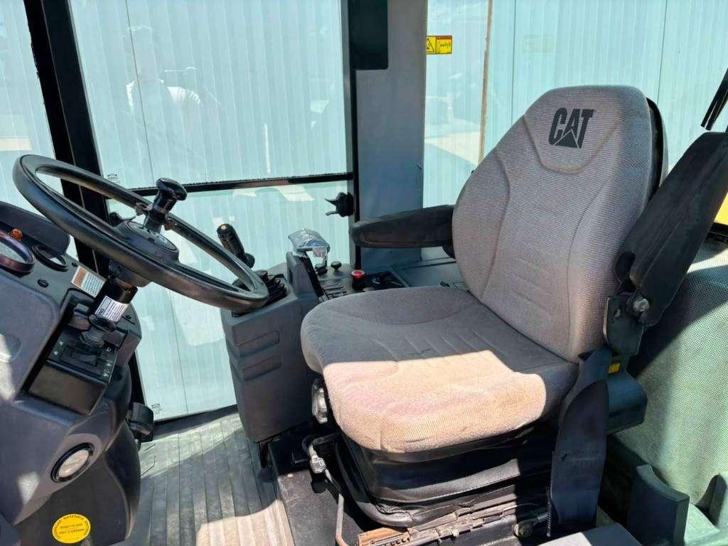 Caterpillar CS563D Photo 23