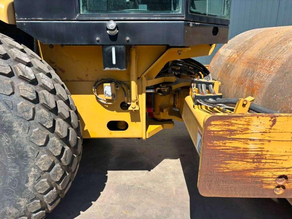 Caterpillar CS563D Photo 30