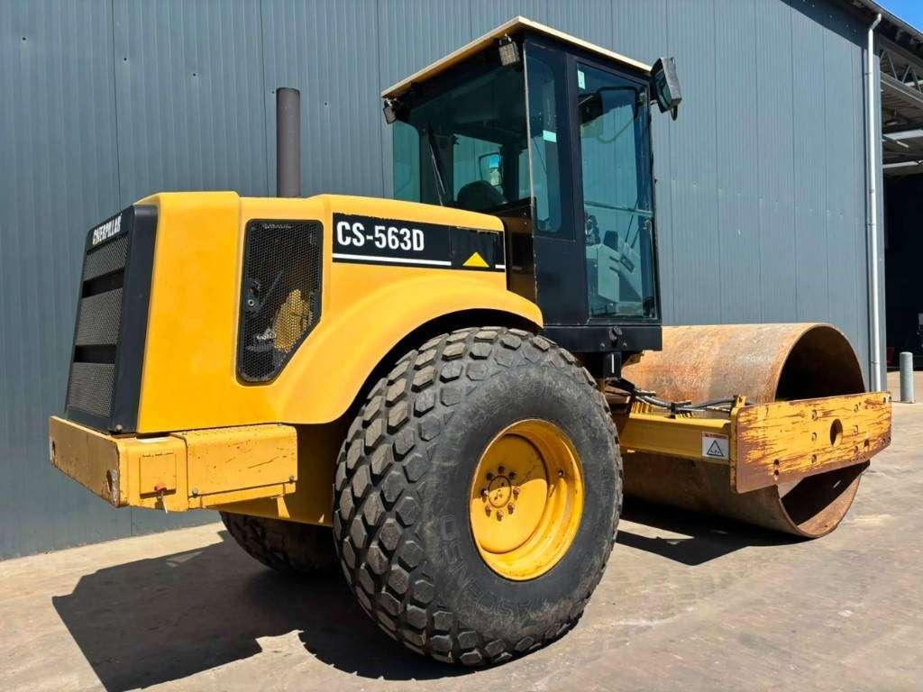 Caterpillar CS563D Photo 4
