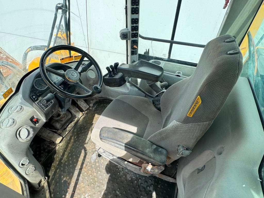 Volvo L150H - High-tip Bucket / Backup Camera Photo 8