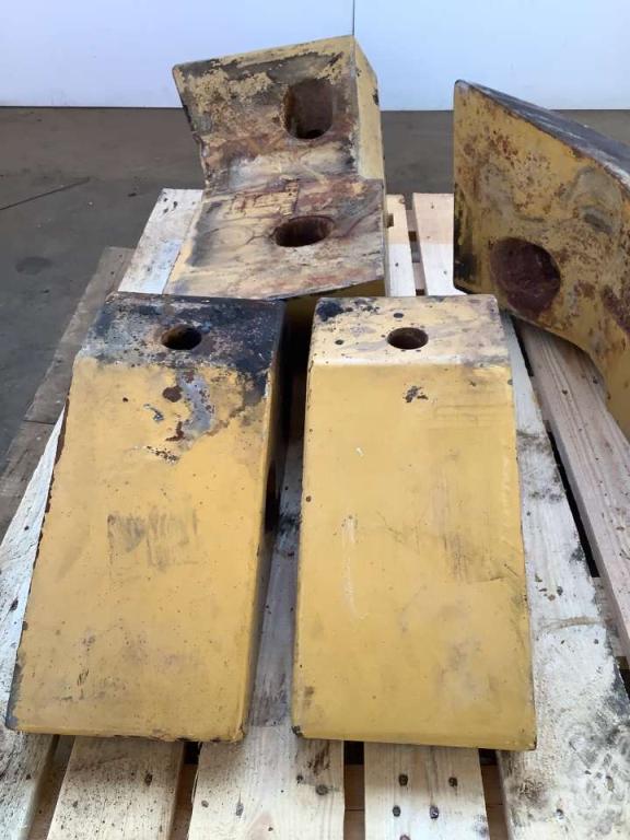 Ballast (construction machinery) for Caterpillar 924G Photo 2