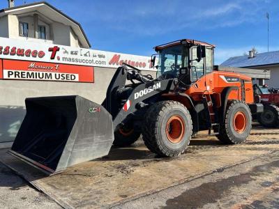 Doosan DL300-5 sold by Massucco T. Srl