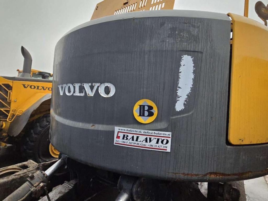 Volvo counterweight 14576476 for Volvo ECR235C L Photo 3