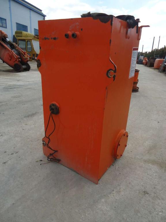 Diesel tank for Fiat Kobelco W190 Photo 3