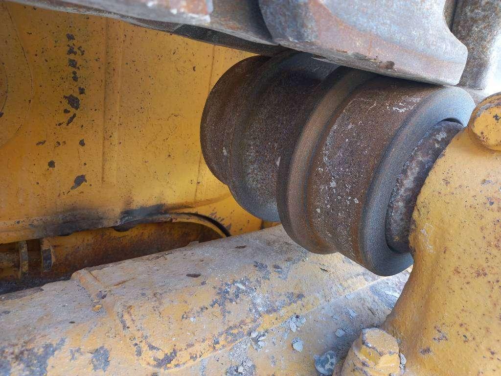 Komatsu D275A-5R (EXW - Abu Dhabi) Photo 11