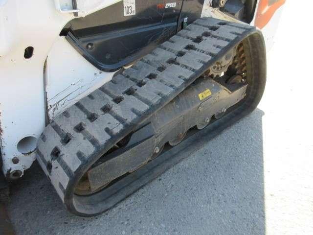Bobcat T76 HF Photo 10
