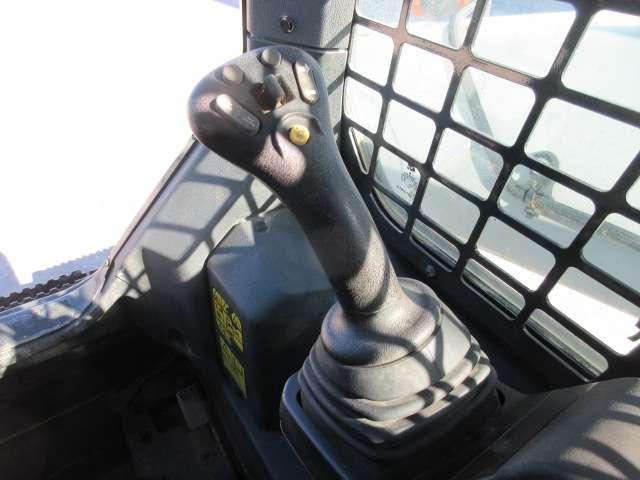 Bobcat T76 HF Photo 16