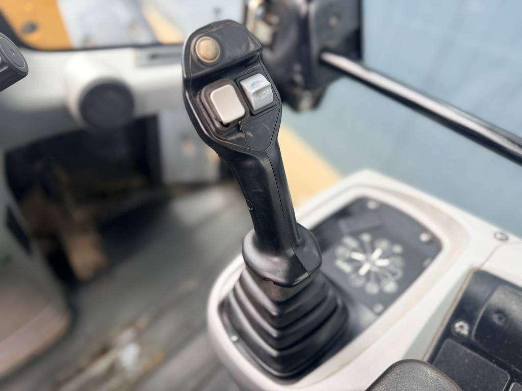 Caterpillar 907M Photo 2