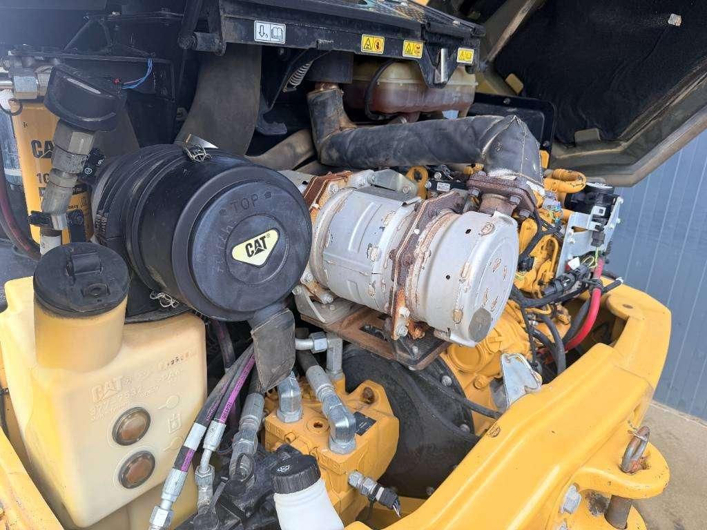 Caterpillar 907M Photo 5