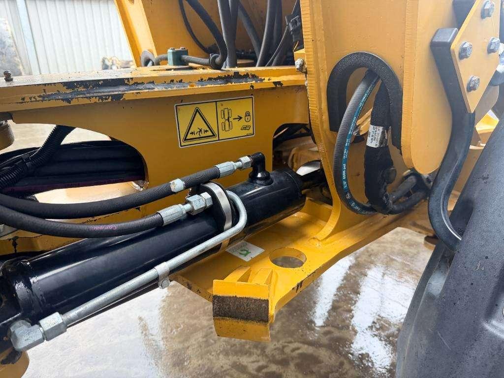 Caterpillar 907M Photo 6