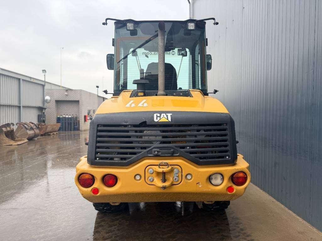 Caterpillar 907M Photo 9