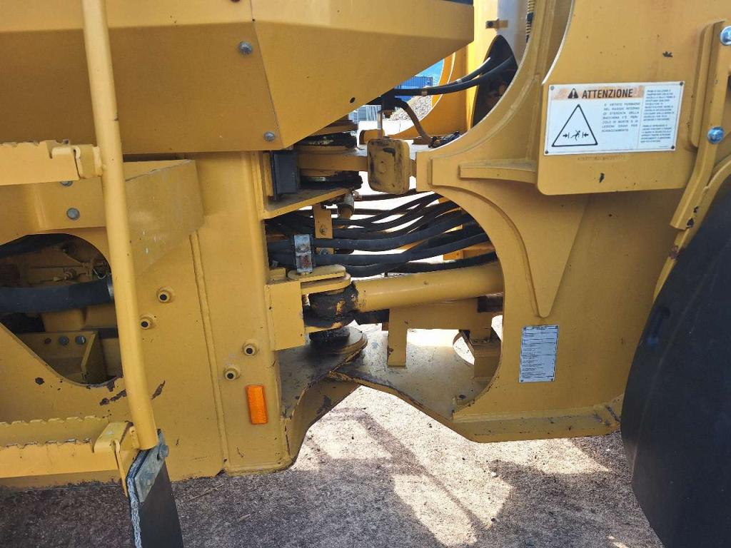 Caterpillar IT 28 G Photo 7