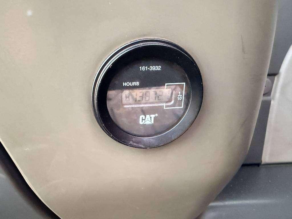 Caterpillar 320D L Photo 10