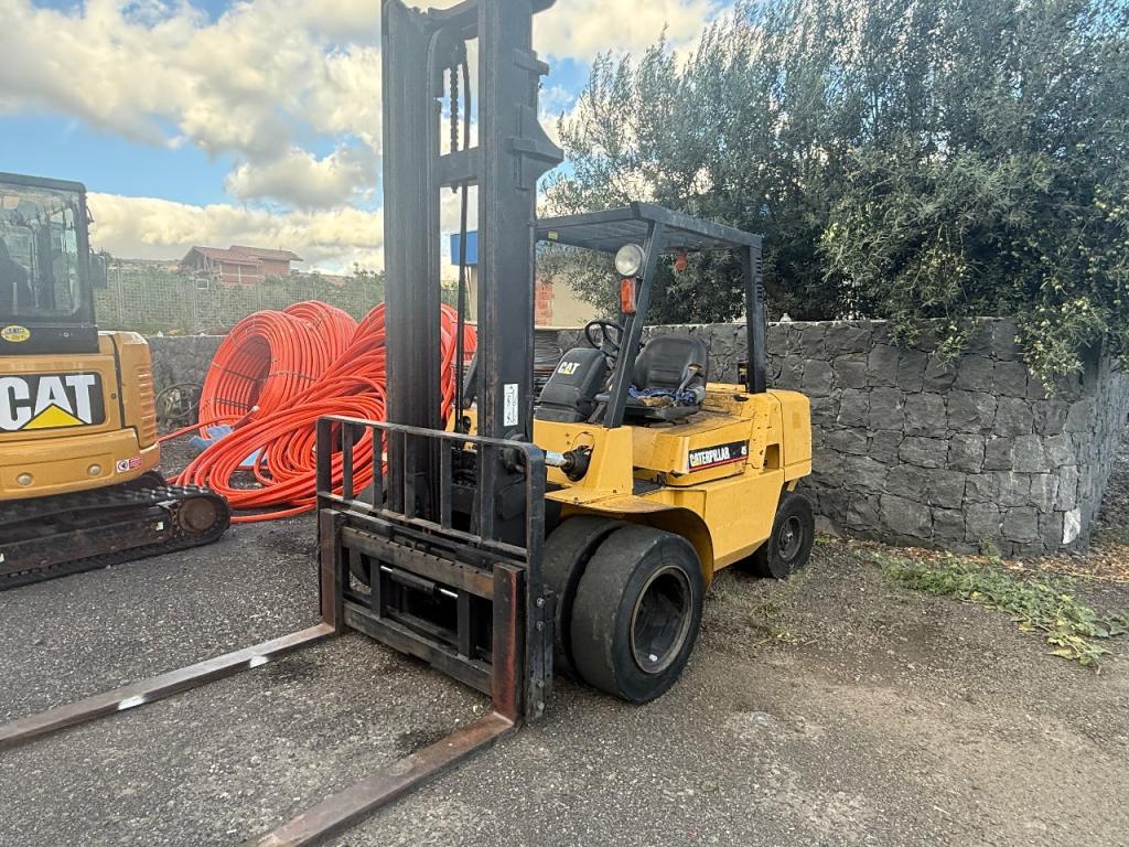 Caterpillar DP45K Photo 2