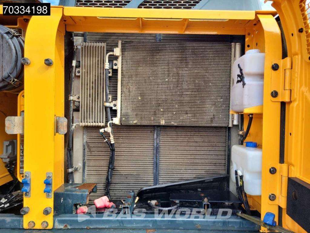 Hyundai HX220 L Photo 25