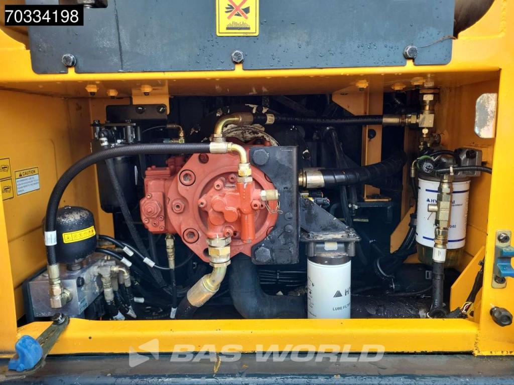 Hyundai HX220 L Photo 26