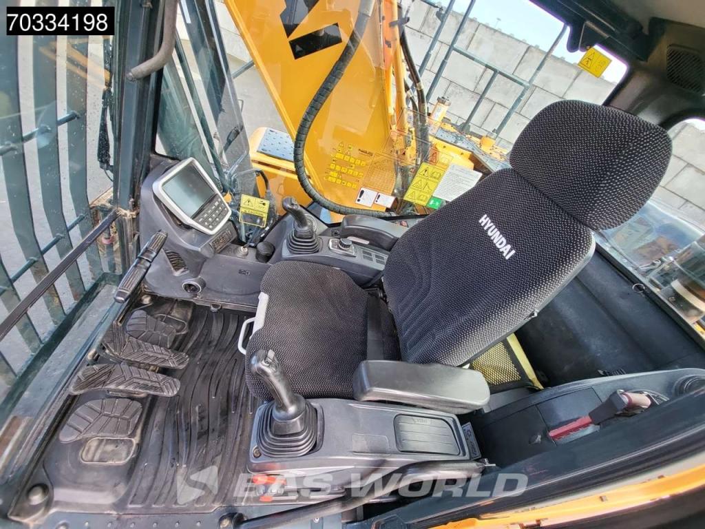 Hyundai HX220 L Photo 30